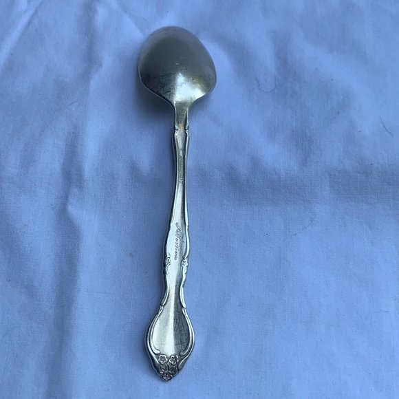 Oneida Community Affection Pattern Silver-Plate Teaspoon - 1960s - Picture 4 of 8